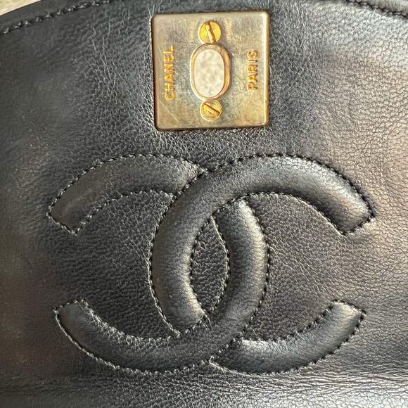 Chanel Black Quilted Lambskin Vintage Crescent Flap Bag - Picture 12 of 14